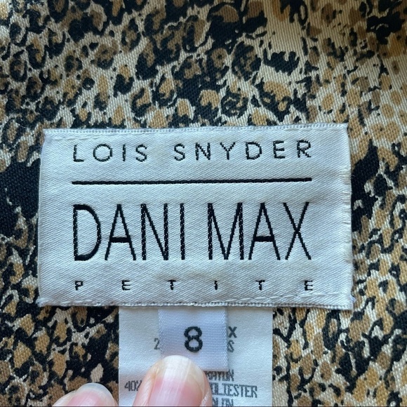 Vintage Lined Animal Print Tank Top with Back Zip-Up - Picture 7 of 10